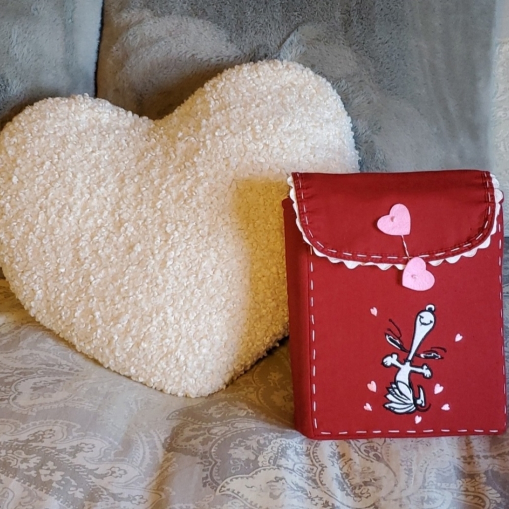 Pottery Barn Valentine Snoopy Peanuts Mailbox Chairbacker - Picture 3 of 5